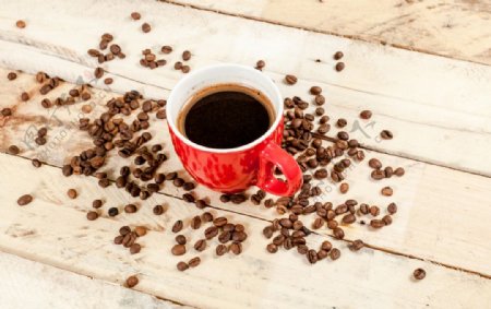 咖啡杯与咖啡豆