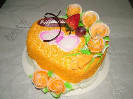 西式水果心形生日蛋糕