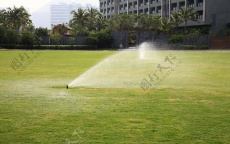 草坪自动浇水器