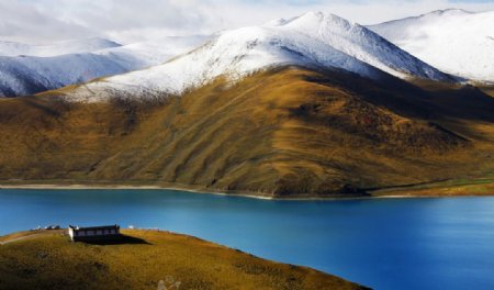 雪山背景风景