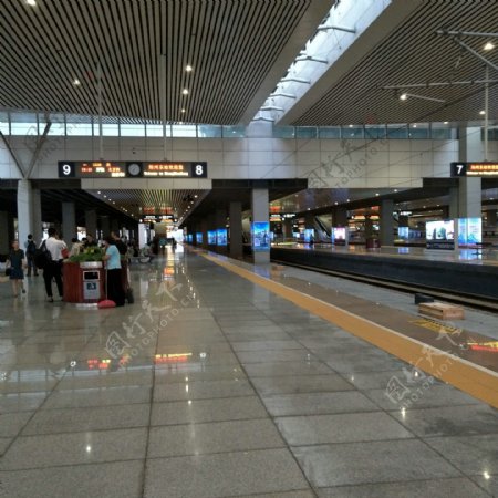 郑州高铁站台