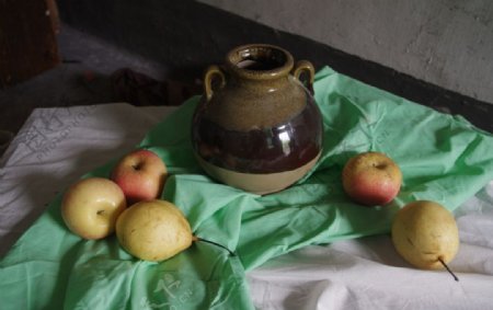 陶罐水果
