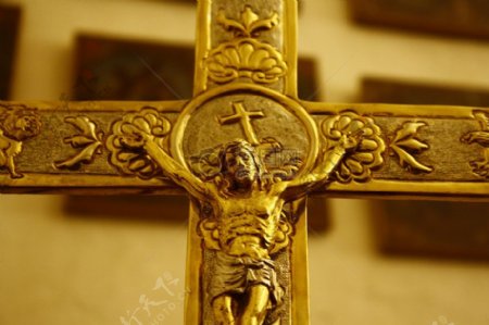 十字架上的耶稣雕像