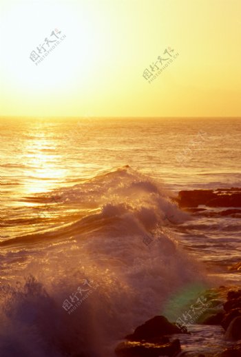 黄昏时的大海风景图片