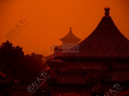 夕阳下的古寺庙