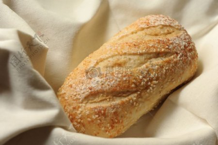 烘焙的芝麻面包
