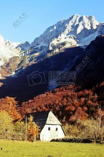 山性质房子秋绿色户外佳能Valbone阿尔巴尼亚