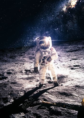 站在月球上的宇航员图片