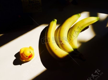 光明黑暗书桌黄色阴影玩具对比度香蕉水果鸭灯罩