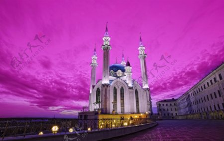 粉色天空下的清真寺图片