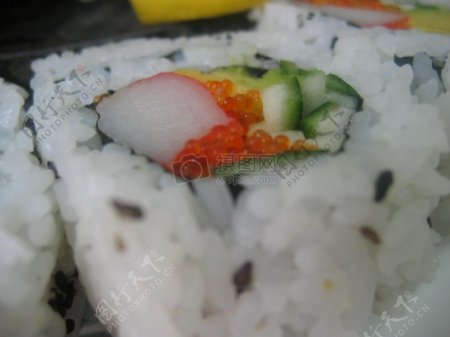 米饭鱼子酱寿司