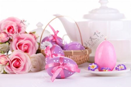 复活节彩蛋与粉色玫瑰