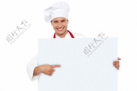 指着白板的男厨师图片