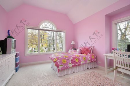 粉色可爱儿童房装修图片
