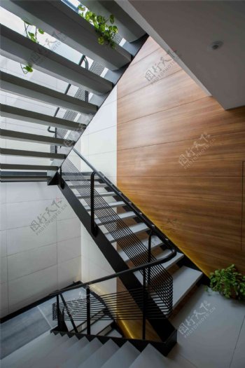 现代简约家居楼梯装修效果图