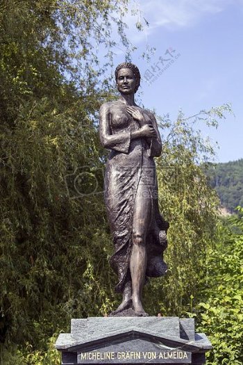 古老的女性雕塑