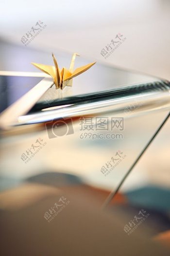 黄金Orizuru纸鹤