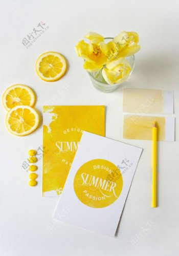 柠檬黄纸张
