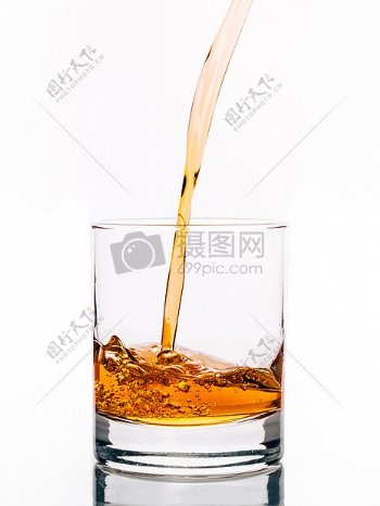 酒精酒吧饮料玻璃饮料浇筑威士忌威士忌酒精