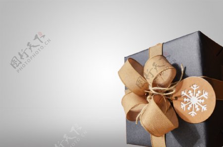 高清生日礼物包装盒图片
