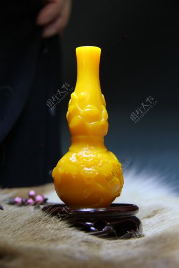 鸡油黄花瓶图片