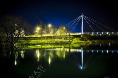 自然灯晚上桥湖绿色