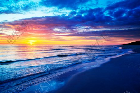 日出时的大海美景图片