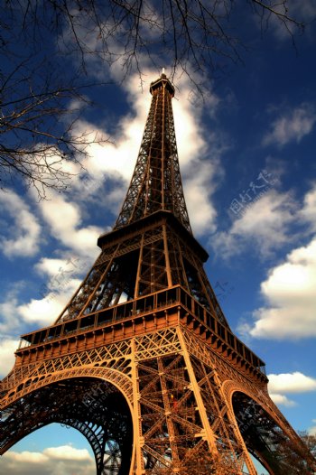 高清巴黎埃菲尔铁塔图片
