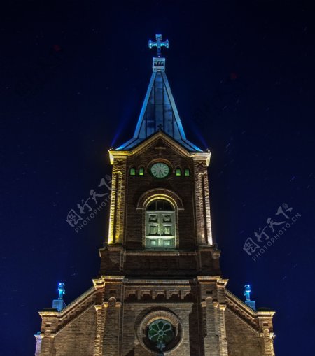 唯美教堂夜景图片