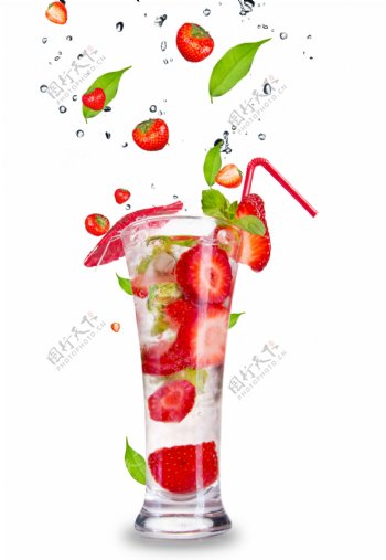 杯子和草莓西红柿图片