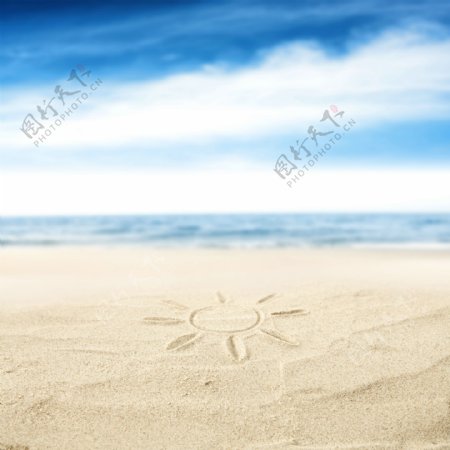 沙滩上的太阳图片
