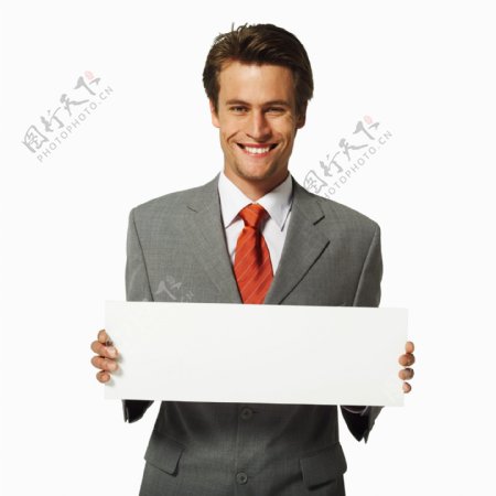 微笑男人与广告牌图片