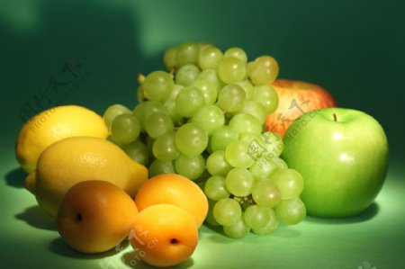 葡萄与苹果图片