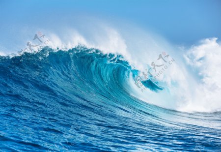 海洋波涛巨浪图片