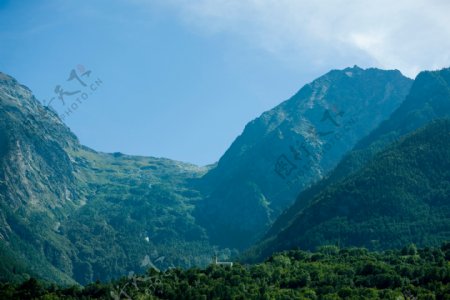 山峰森林风景