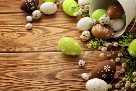 木板上的复活节彩蛋图片