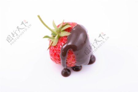 新鲜草莓巧克力图片图片