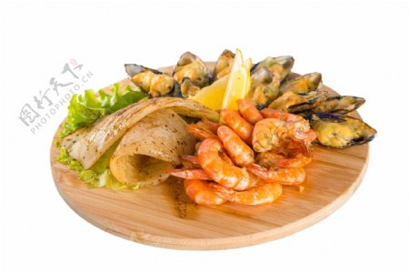 菜板上的牡蛎与虾图片