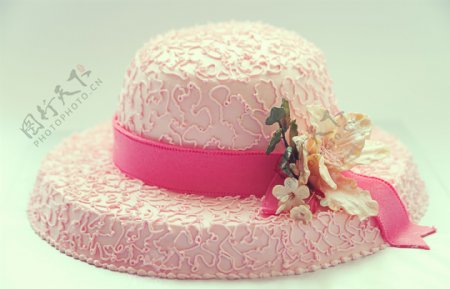 粉色帽子生日蛋糕图片