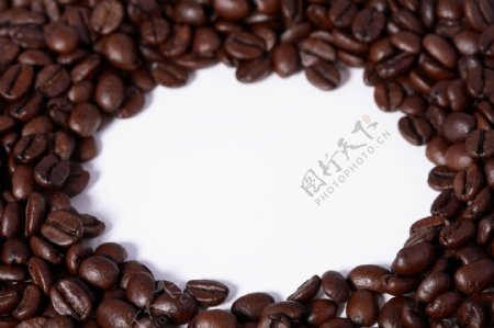 咖啡豆围成的圈图片