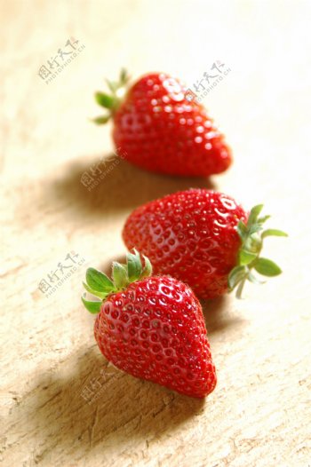 草莓038