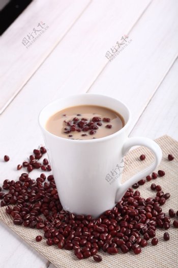 红豆奶茶红豆咖啡图片