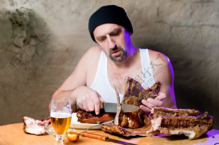 吃肉的男人图片