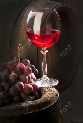 木桶与葡萄酒