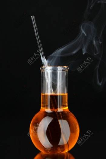 产生化学反应的试剂图片