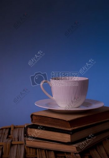 孤独的咖啡杯