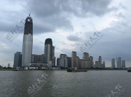 珠江阴天图片