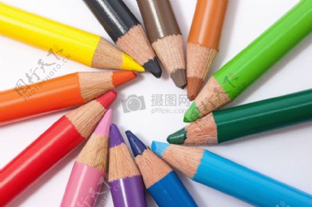 彩色的铅笔圆圈