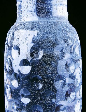 显微镜下的玻璃瓶