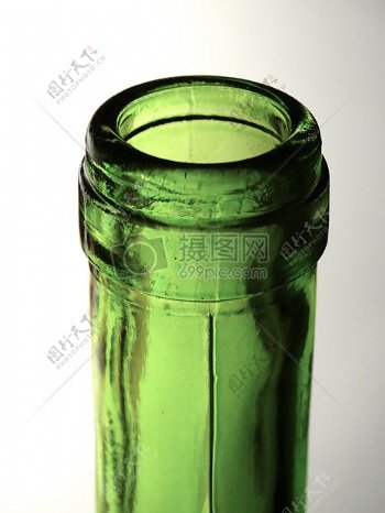 绿色的玻璃瓶口